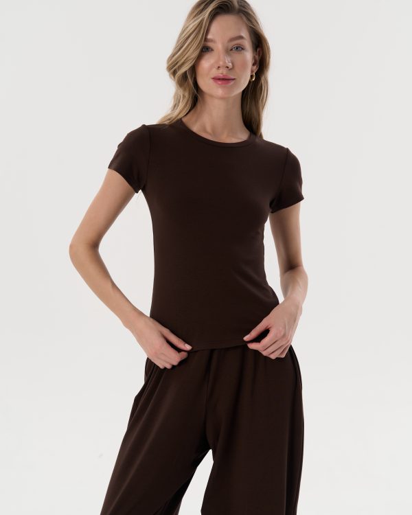 Fitted T-Shirt (Chocolate)