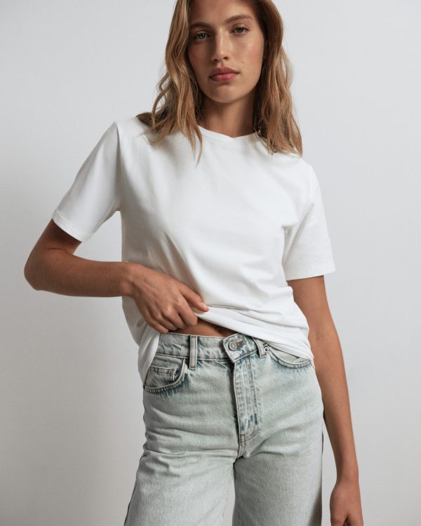 BASIC Classic-Cut T-Shirt
