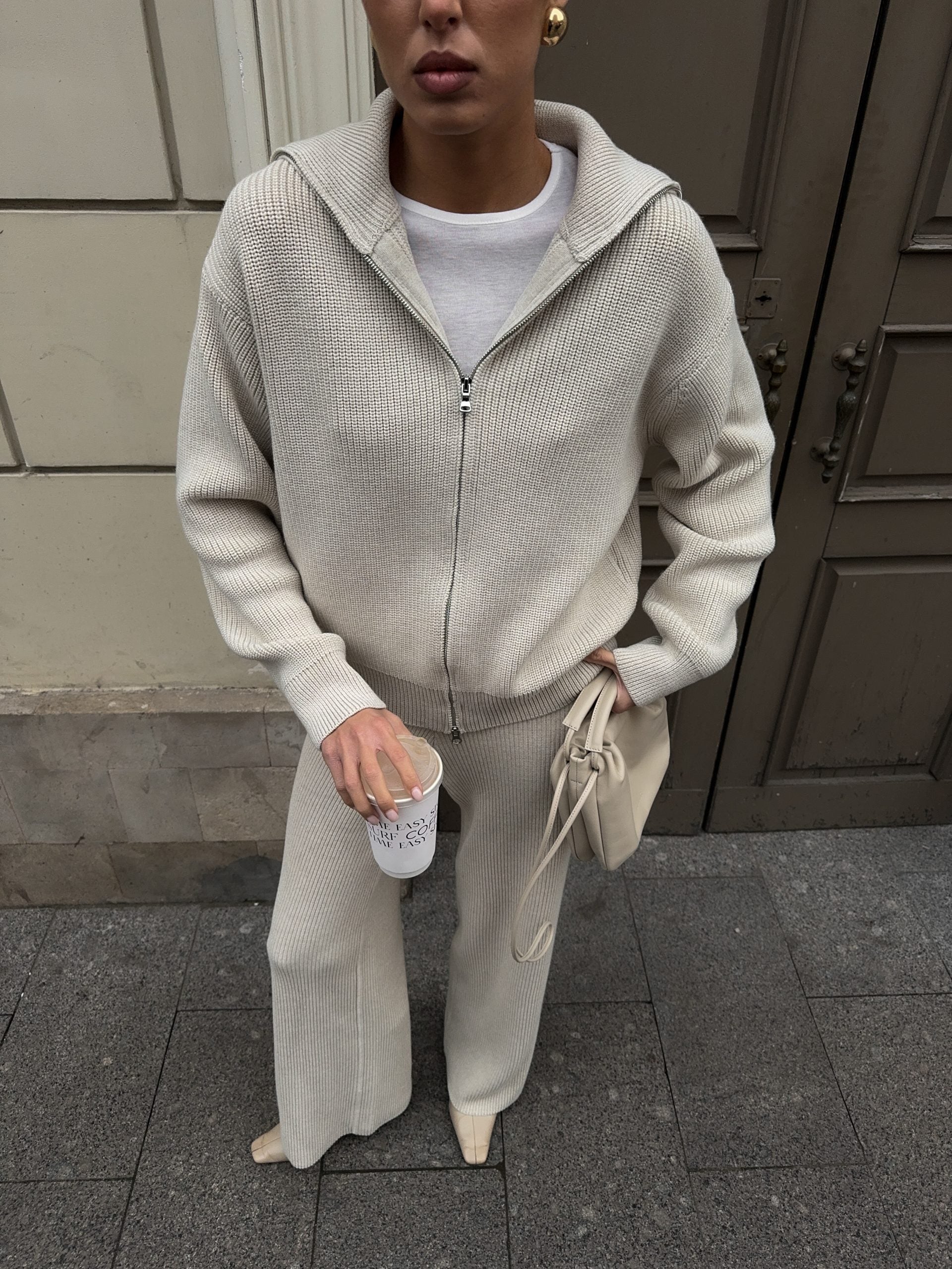 Knitted suit with COZY wool