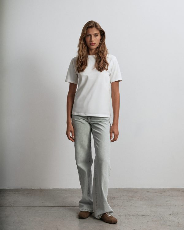 BASIC Classic-Cut T-Shirt
