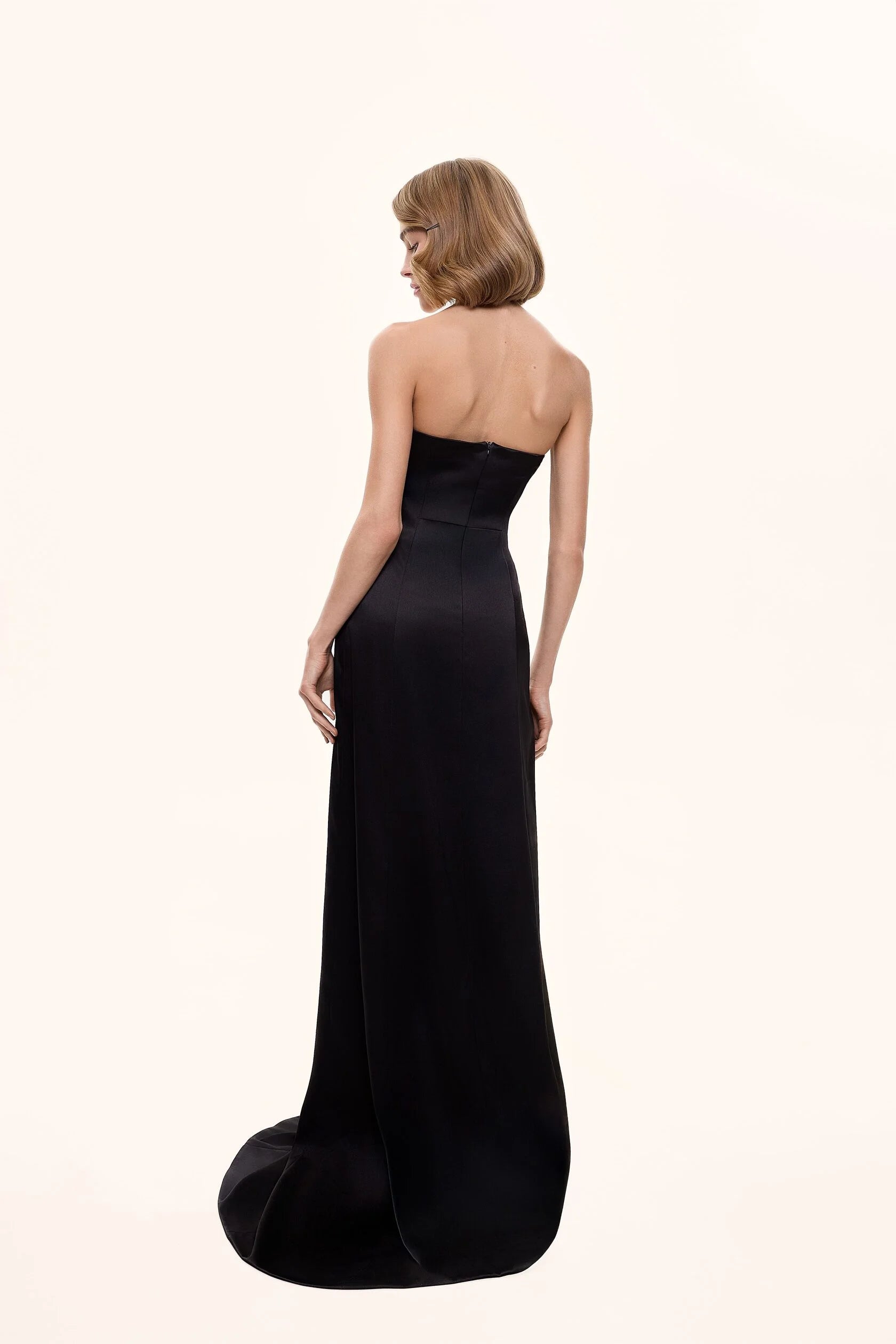 Evening dress with slit
