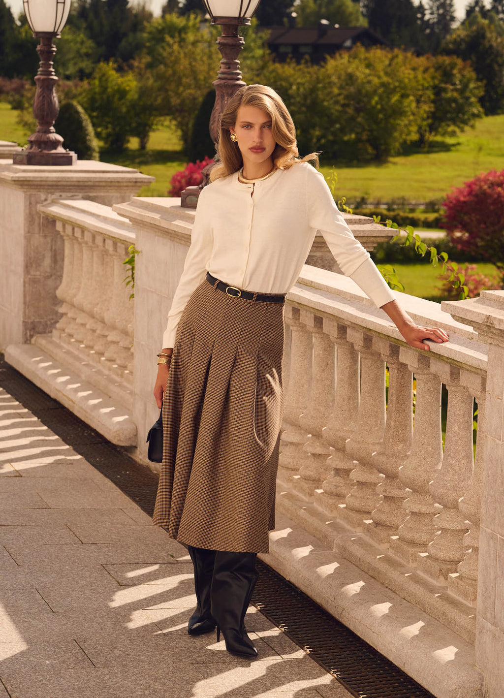 Skirt with wool pleats