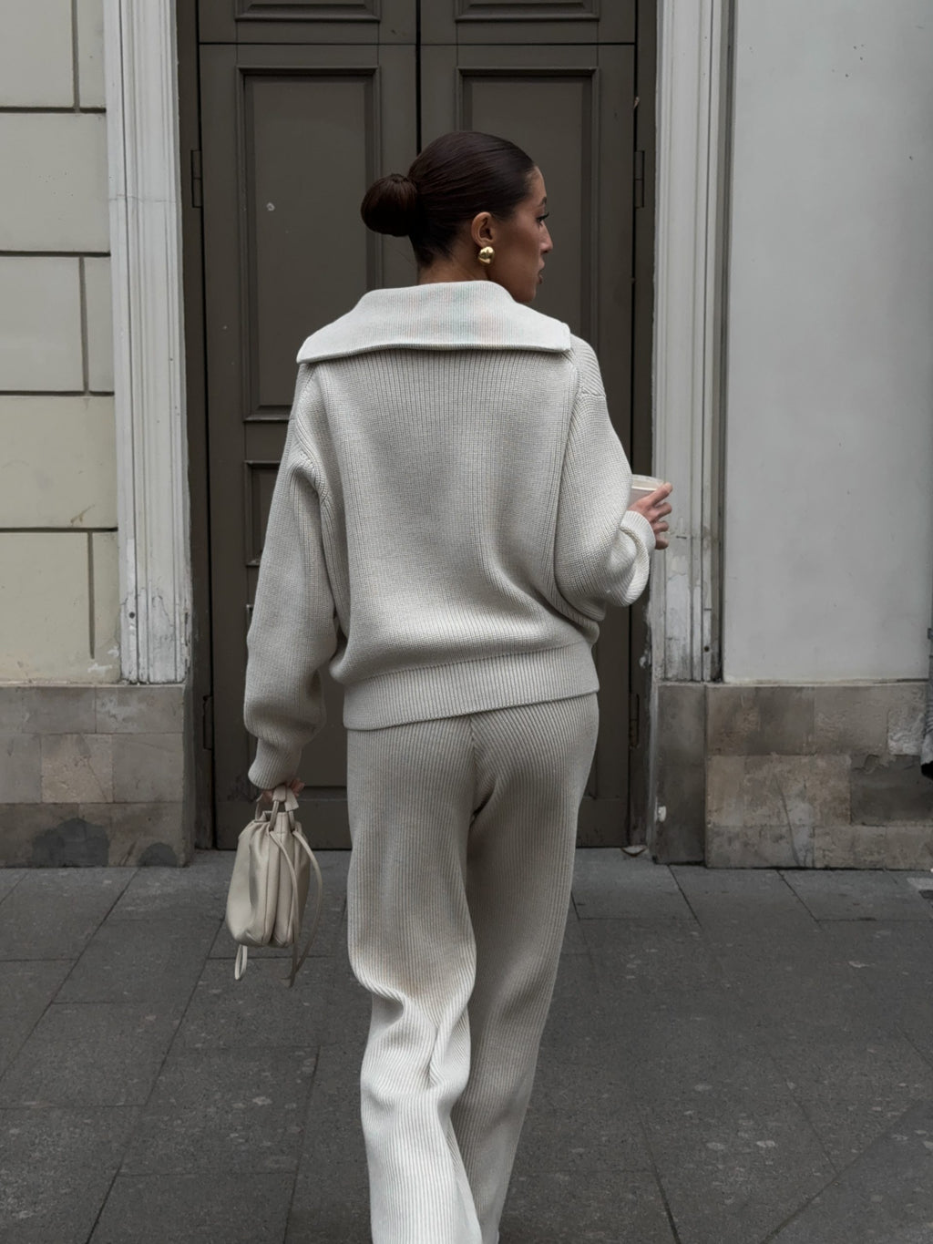 Knitted suit with COZY wool