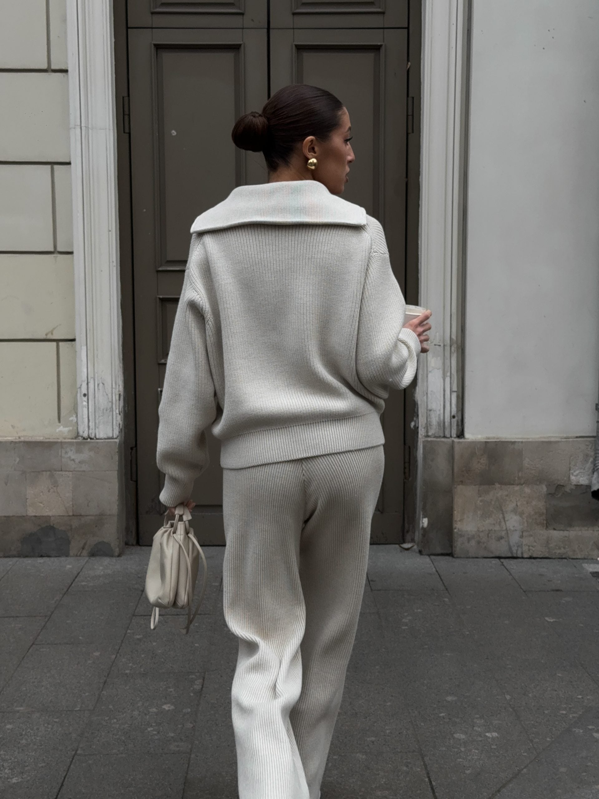 Knitted suit with COZY wool