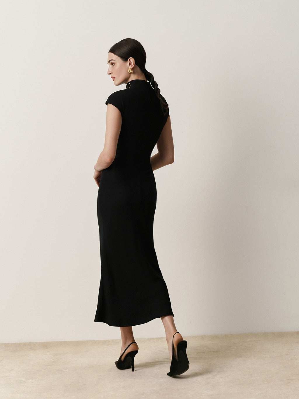 Dress with handmade embroidery Noir