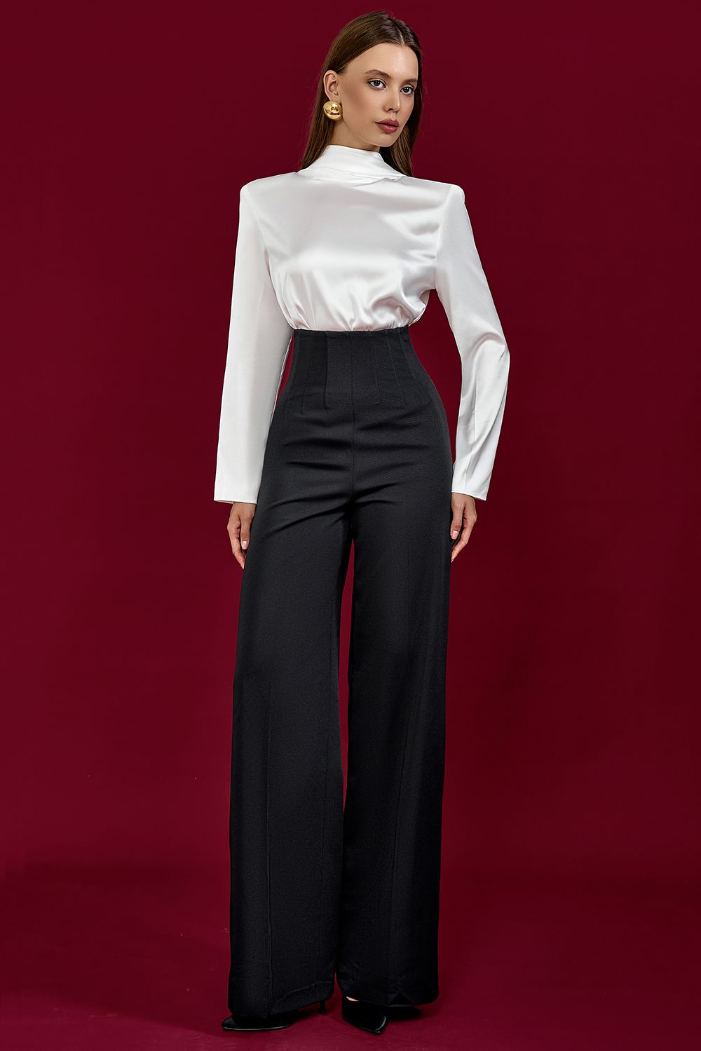 Trousers with a corset belt