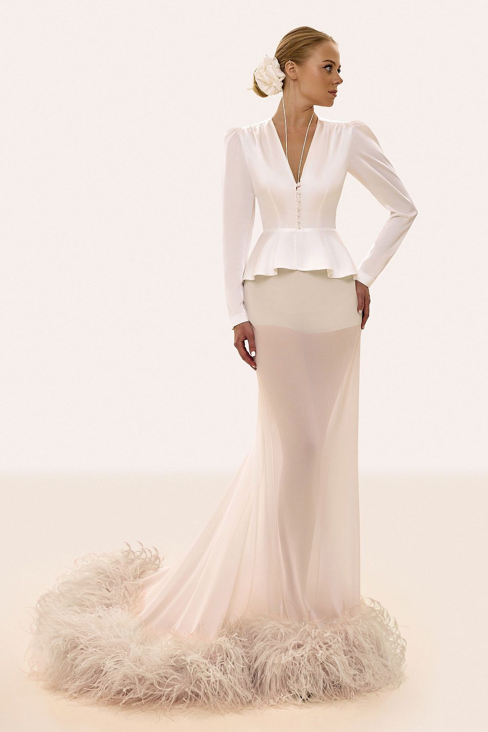 Skirt with ostrich feathers milky