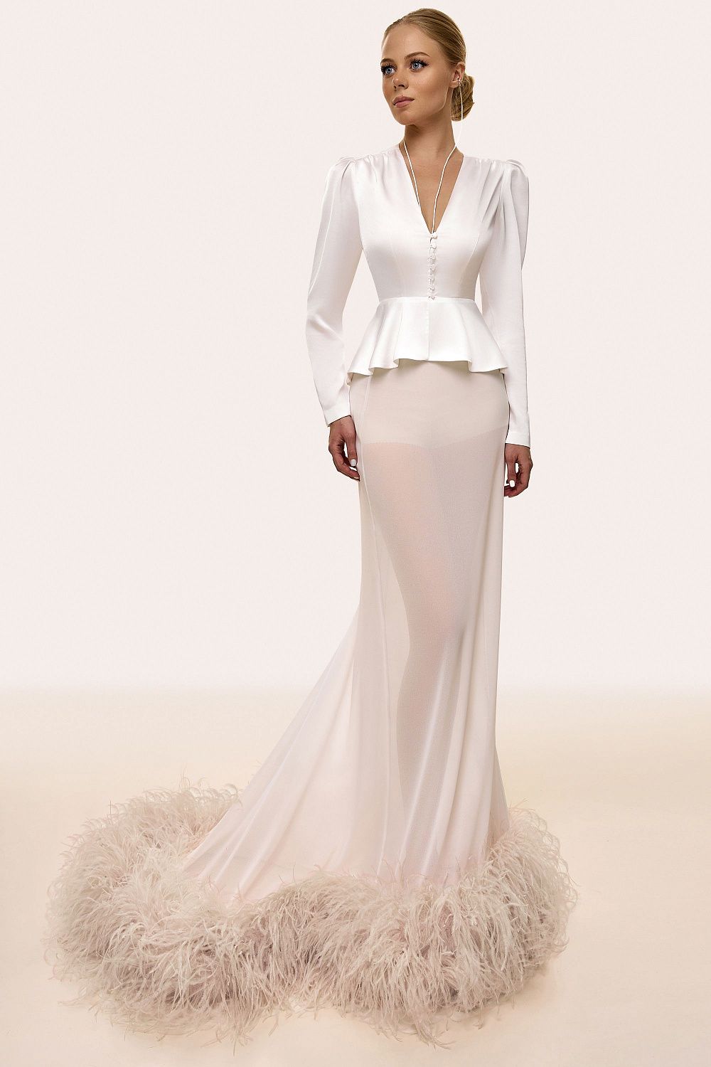 Skirt with ostrich feathers milky