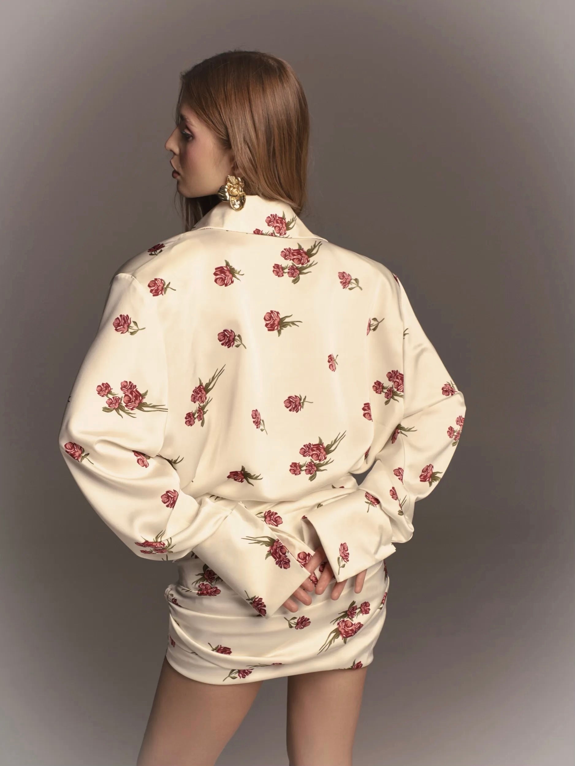 Rosie's Voluminous Shoulder shirt