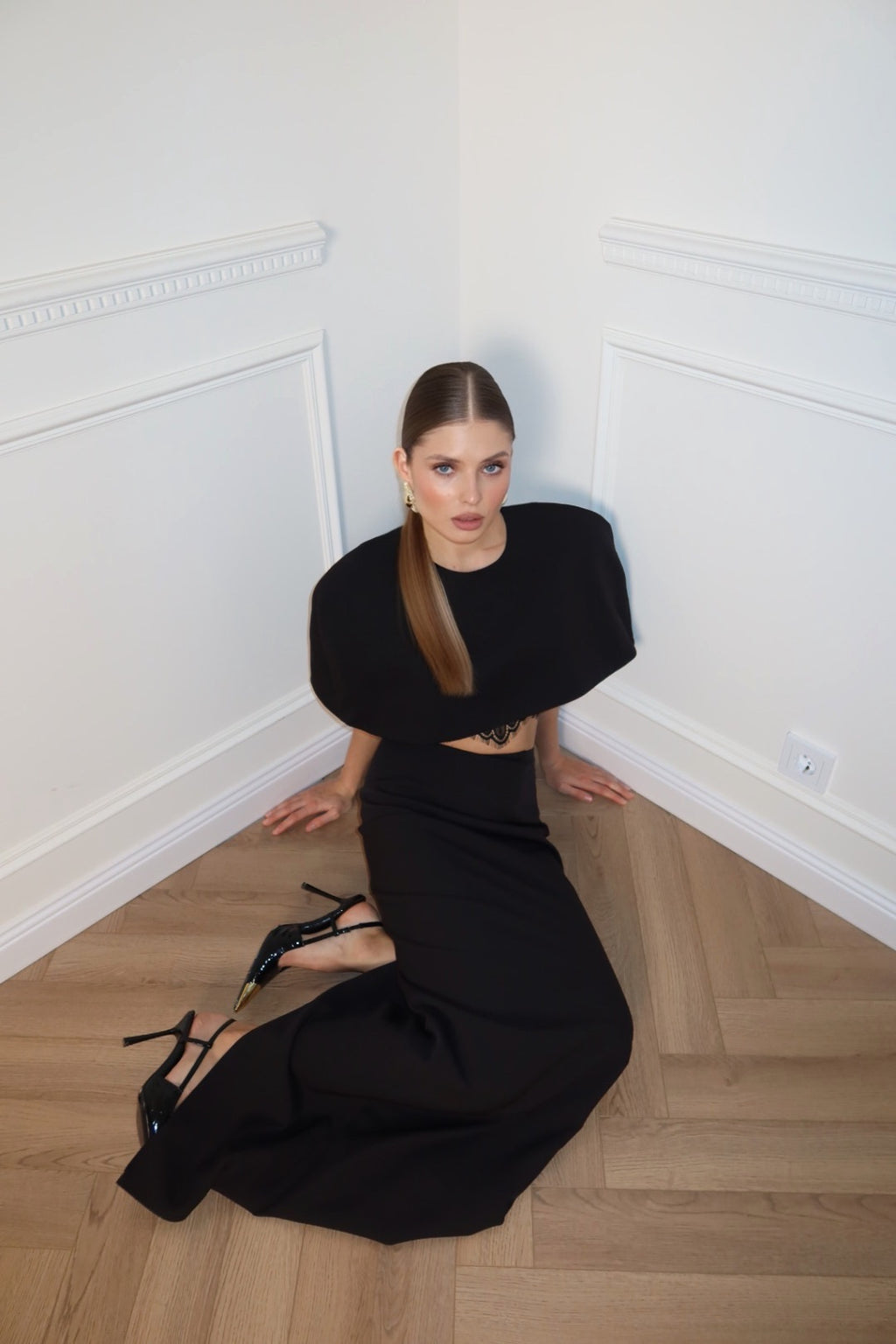 Maxi skirt with slit at the back