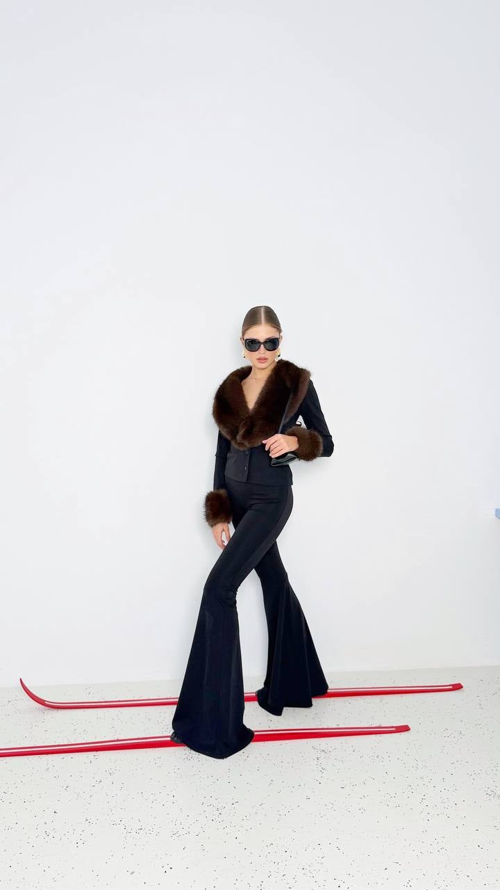 Bell-bottomed trousers with elastic band